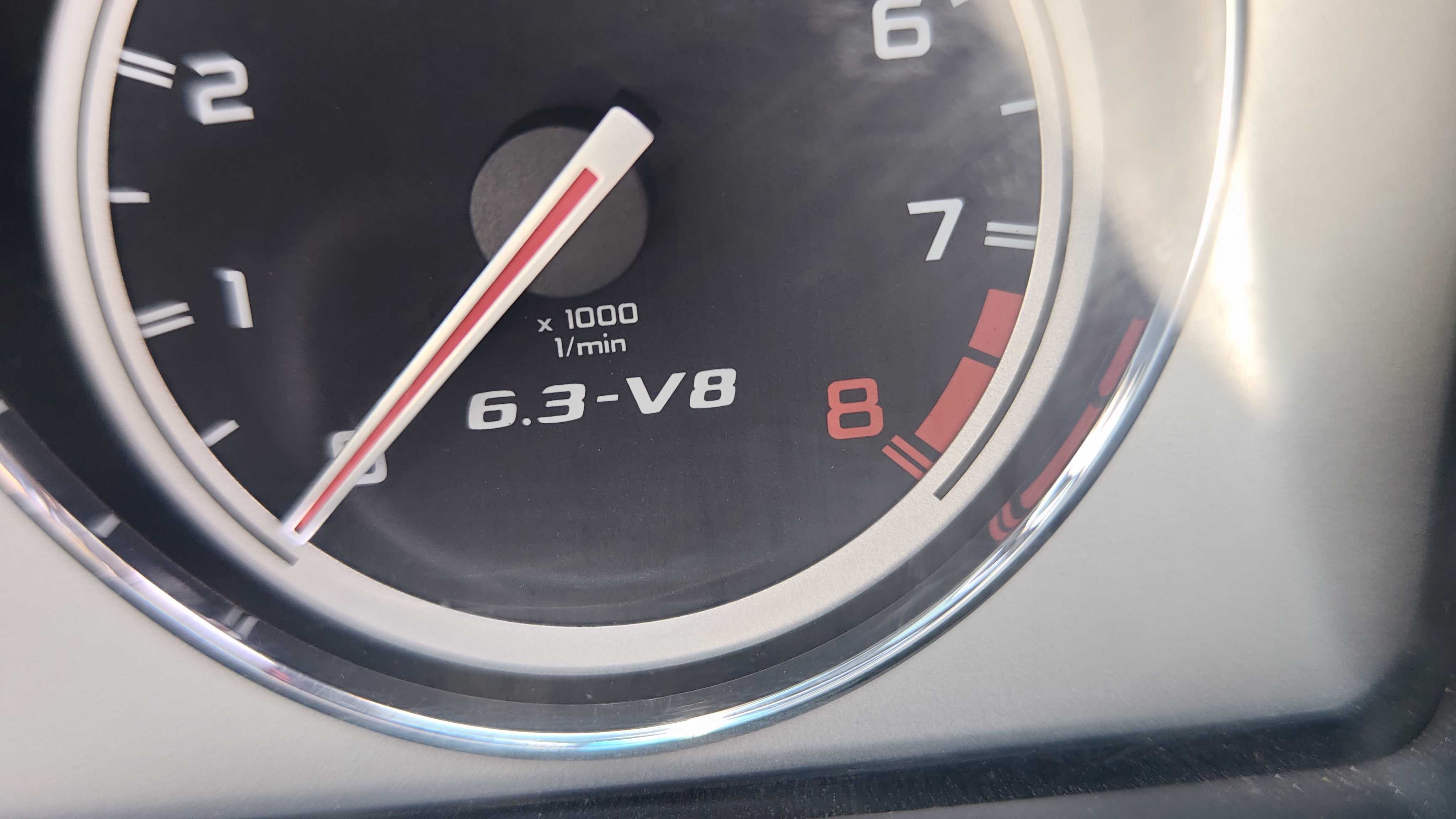 Mercedes Benz AMG C63 thumbnail 5