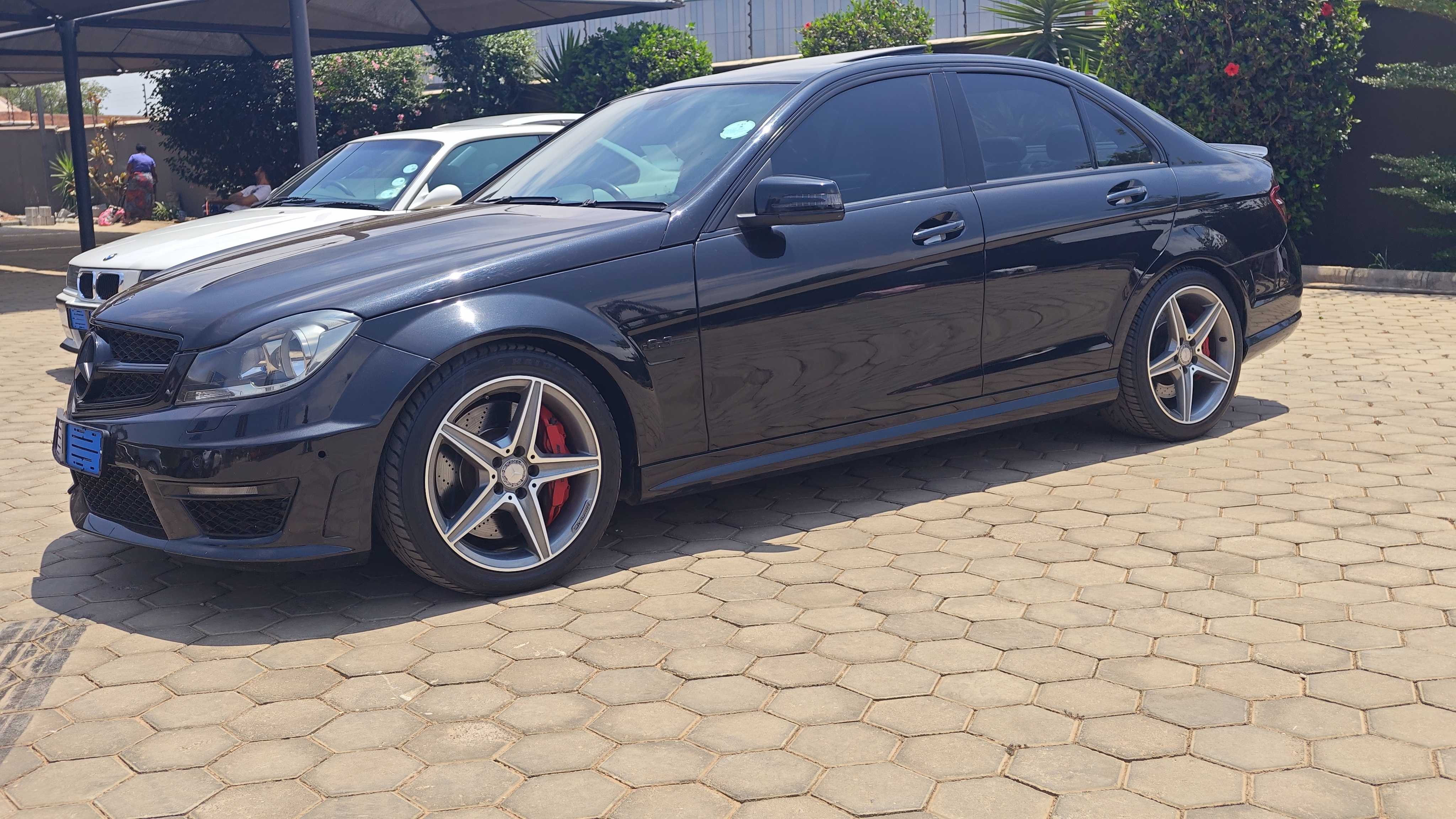 Mercedes Benz AMG C63 thumbnail 6