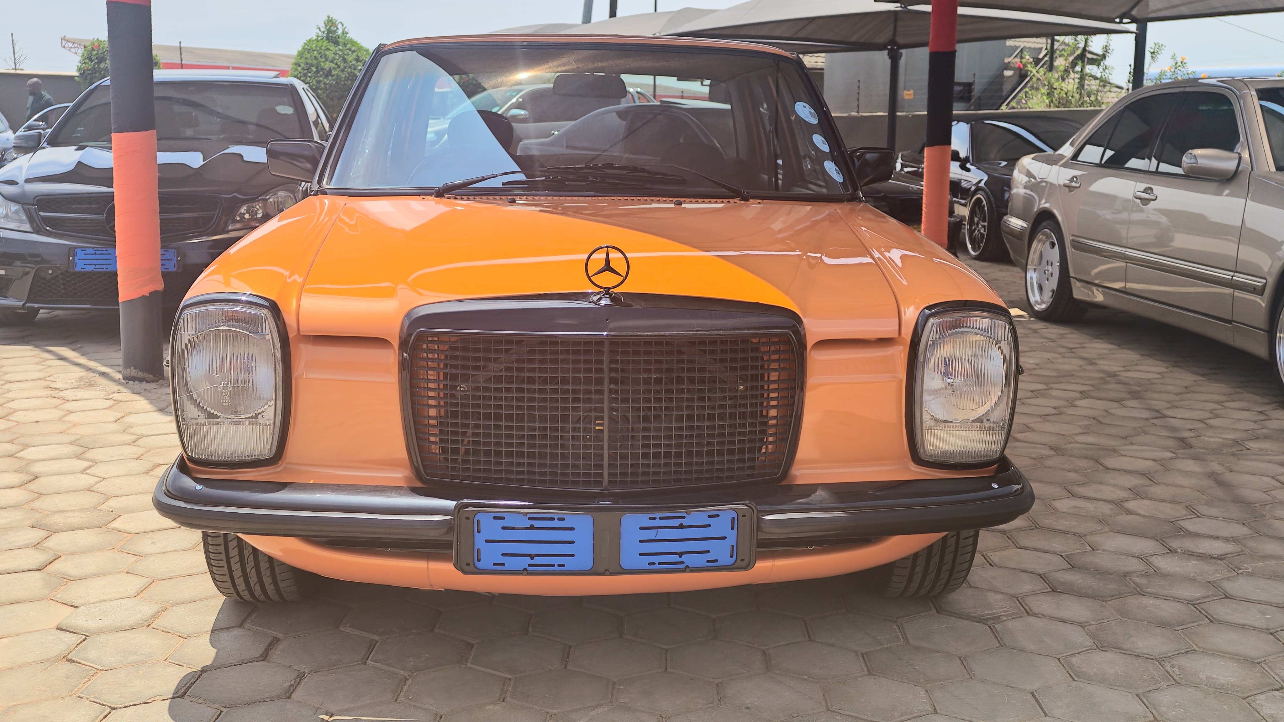 Mercedes Benz W115 thumbnail 6