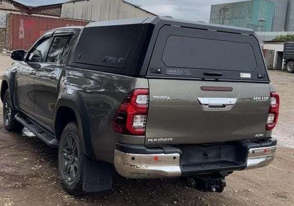 Toyota Hilux thumbnail 3