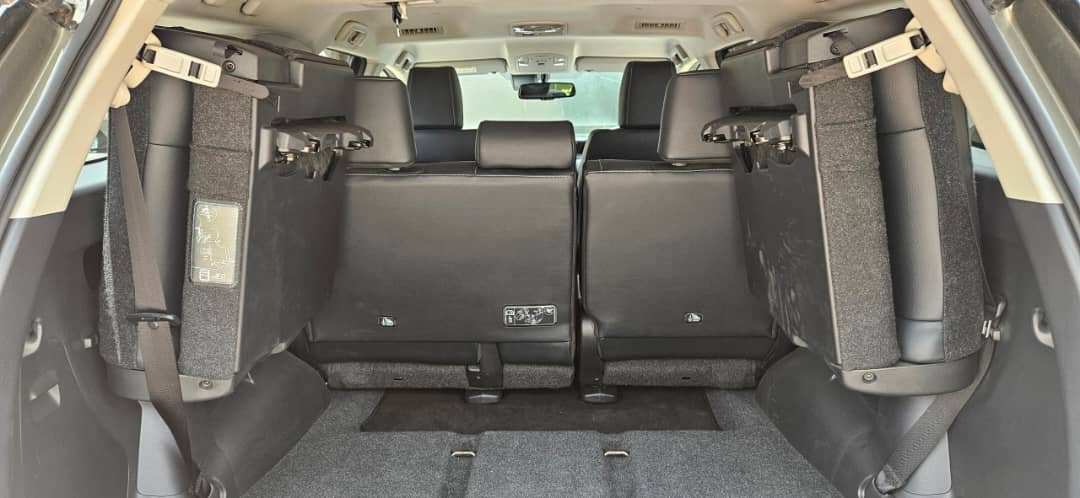 Toyota Fortuner thumbnail 4